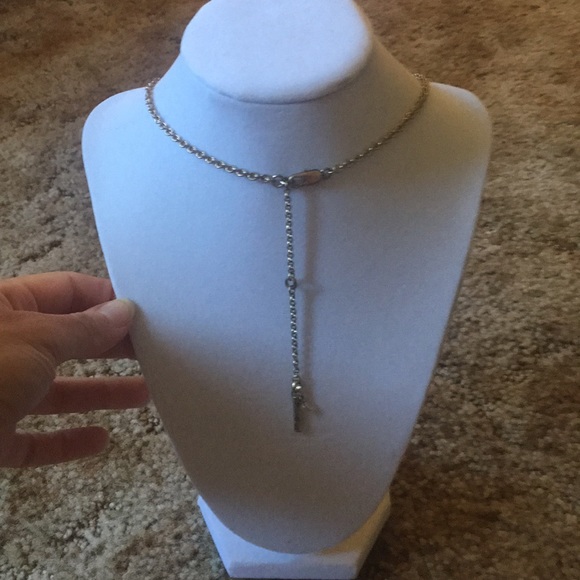 GUC Kenneth Cole Gold Necklace - Picture 3 of 3